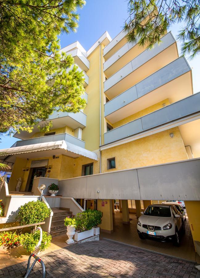 Residence California Lido di Jesolo Exterior photo